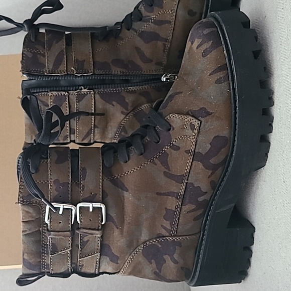 Design Lab Aurora Camo Combat Boots - 8 - Picture 5 of 15